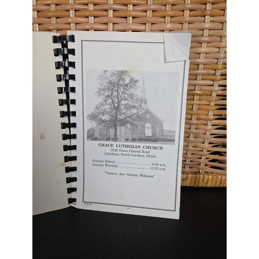 Grace Lutheran‎ Church Cookbook Salisbury, NC 1993 Local Vintage